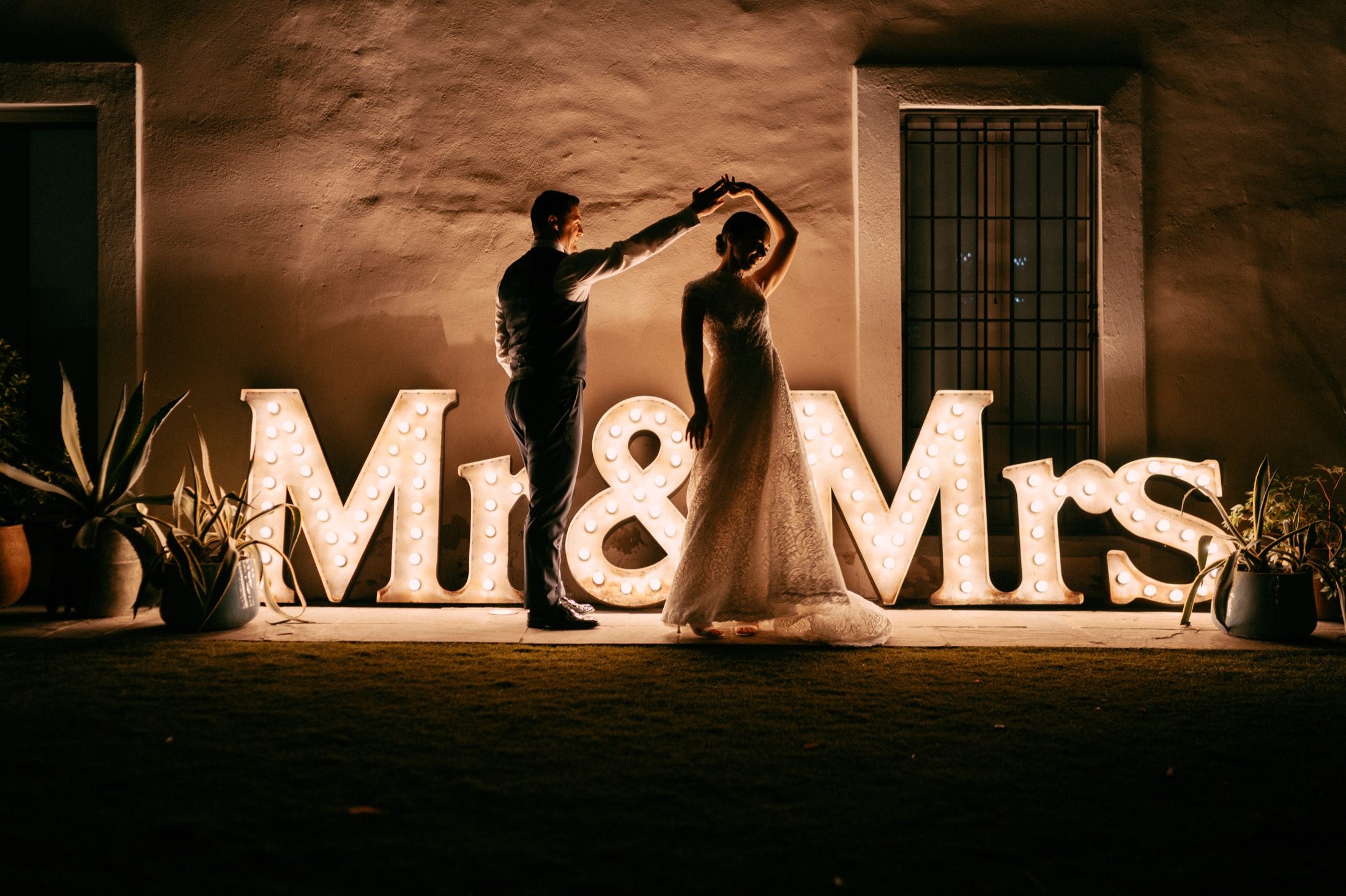Gli sposi insieme nel giorno del matrimonio